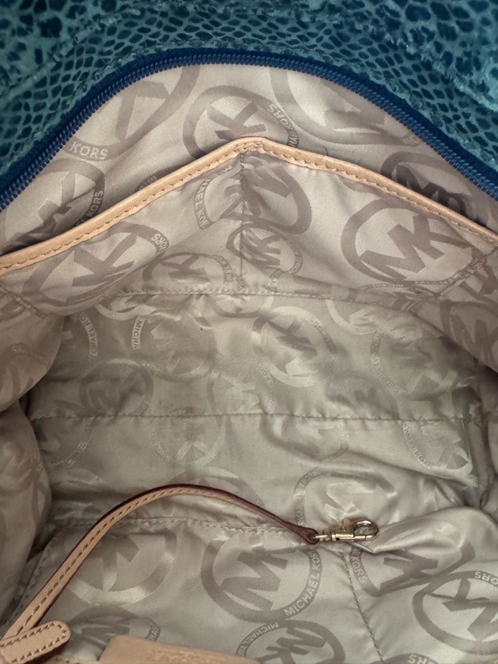 MICHAEL KORS Green Snake-skin Embossed Leather Shoulder Bag - Picture 10 of 14